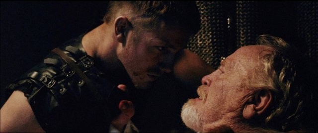James Cosmo Fotoğrafı