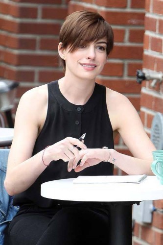 Anne Hathaway Fotoğrafları 300