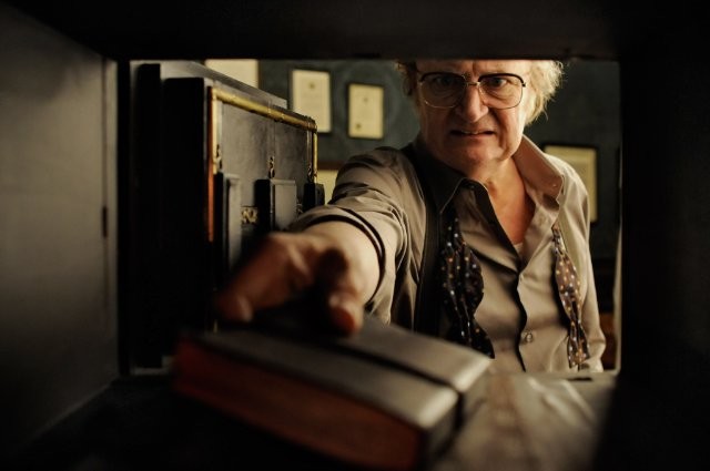 Jim Broadbent Fotoğrafı
