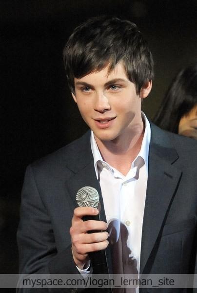 Logan Lerman Fotoğrafları 143