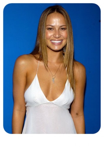 Moon Bloodgood Fotoğrafı