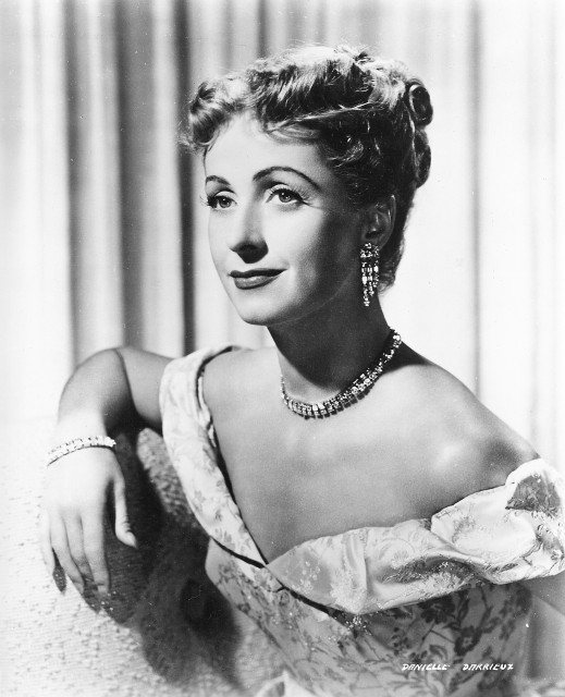 Danielle Darrieux Fotoğrafları 4