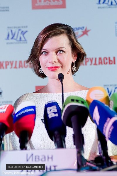 Milla Jovovich Fotoğrafları 2143