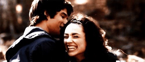Crystal Reed Fotoğrafı