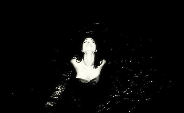 Crystal Reed Fotoğrafı