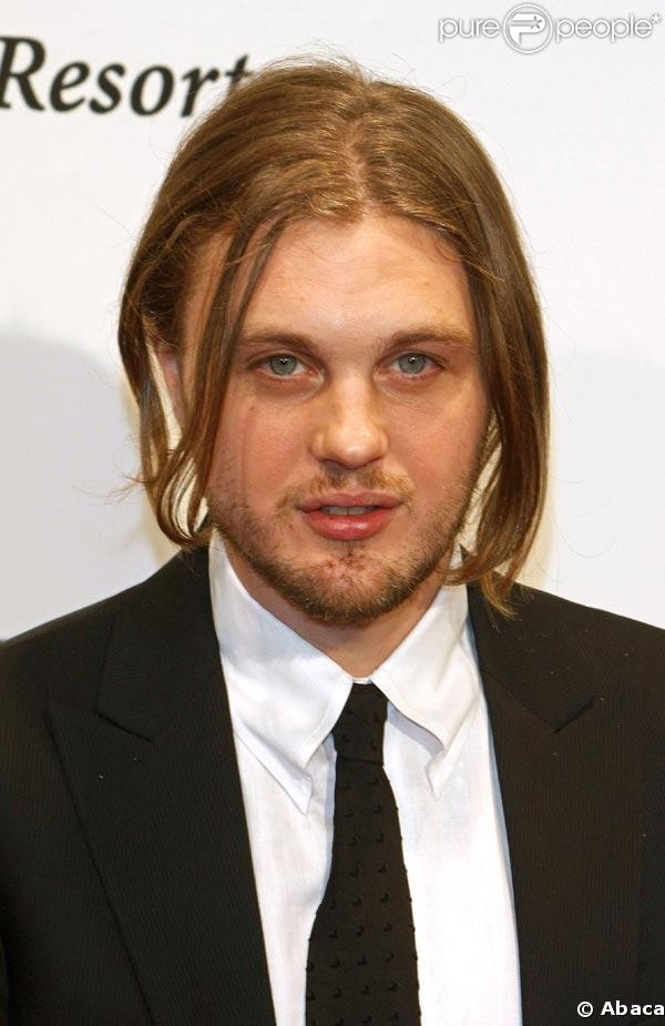 Michael Pitt Resimleri