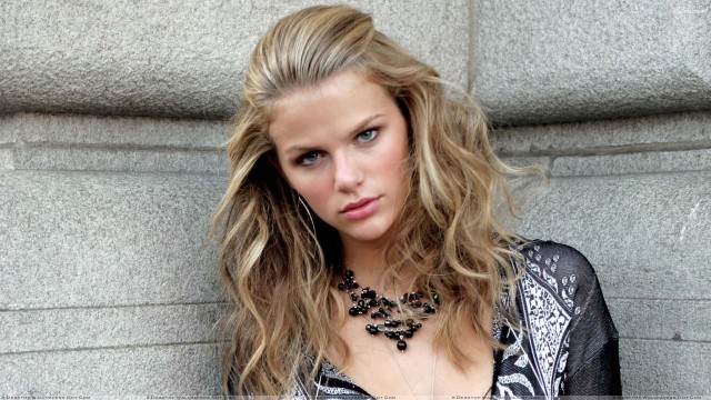 Brooklyn Decker Fotoğrafı