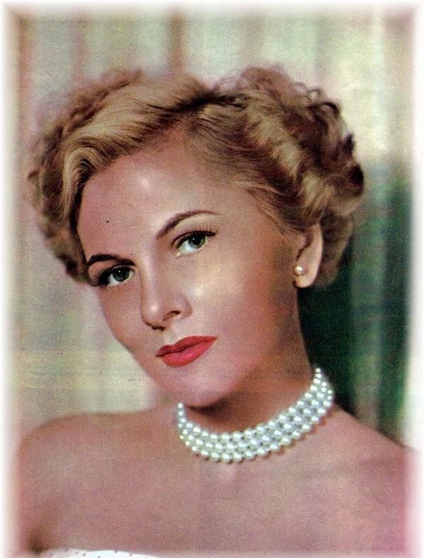 Joan Fontaine Fotoğrafları 5