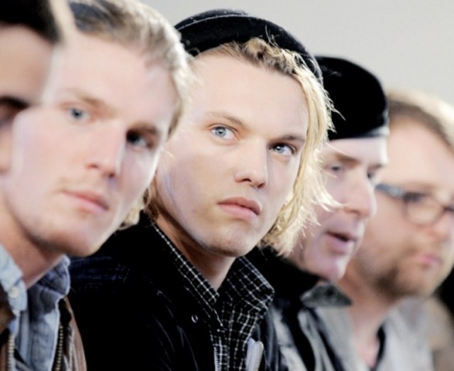 Jamie Campbell Bower Fotoğrafları 75