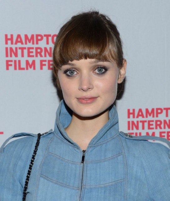 Bella Heathcote Fotoğrafı