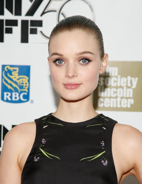 Bella Heathcote Fotoğrafı