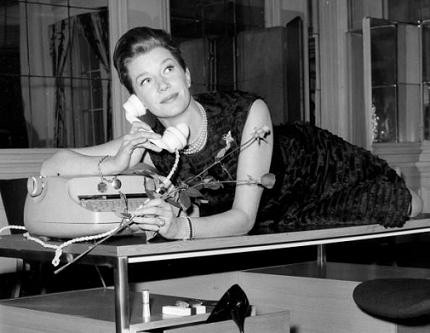 Lois Maxwell Fotoğrafları 7