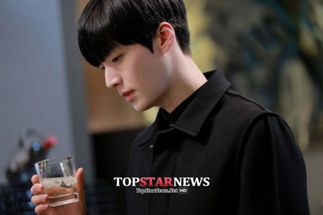 Ahn Jae-hyeon Fotoğrafları 22