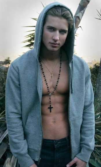 Drew Van Acker Fotoğrafı