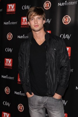 Drew Van Acker Fotoğrafı