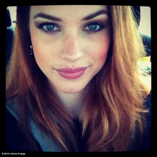 Alexis Knapp Fotoğrafı