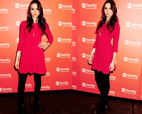 Troian Bellisario Fotoğrafı