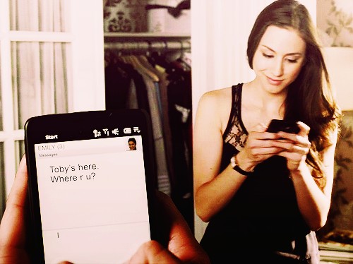 Troian Bellisario Fotoğrafı