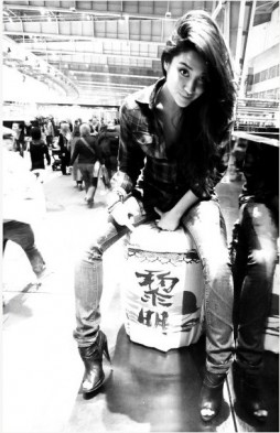 Shay Mitchell Fotoğrafı