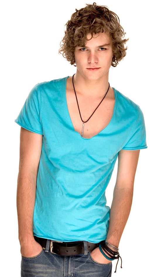 Finn Jones Fotoğrafı
