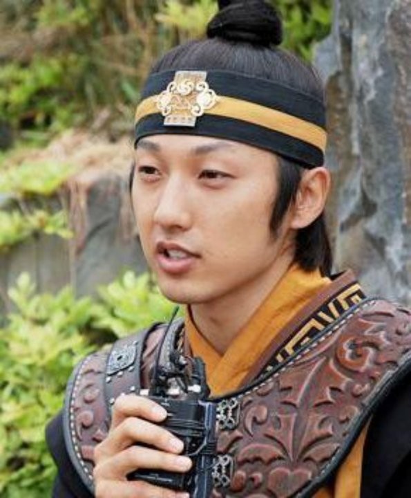 Lee Seung-hyo Fotoğrafı