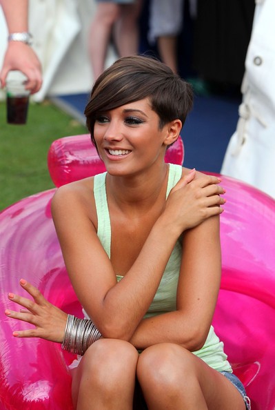 Frankie Sandford Resimleri