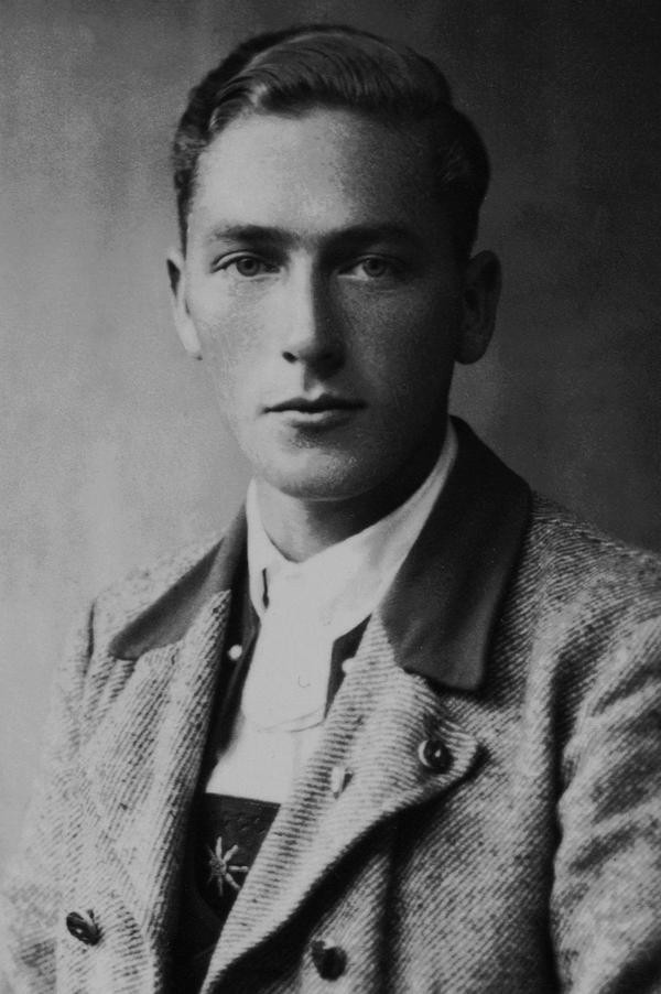 Ernst Von Salomon fotoğrafı Ernst Von Salomon fotoğrafı