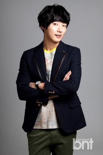 Yoon Si Yoon Fotoğrafı