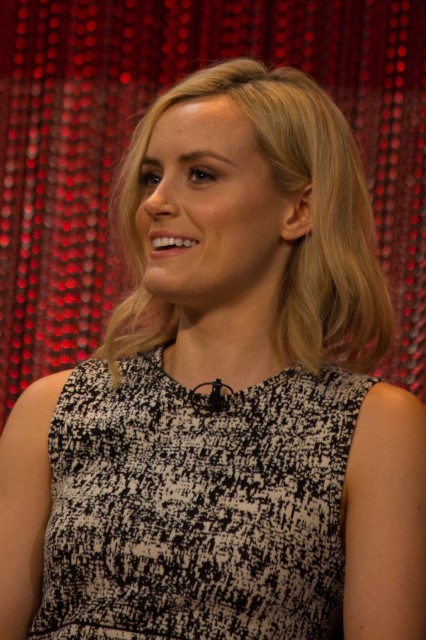 Taylor Schilling Fotoğrafı