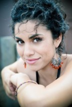 Andrea Sixtos Fotoğrafı