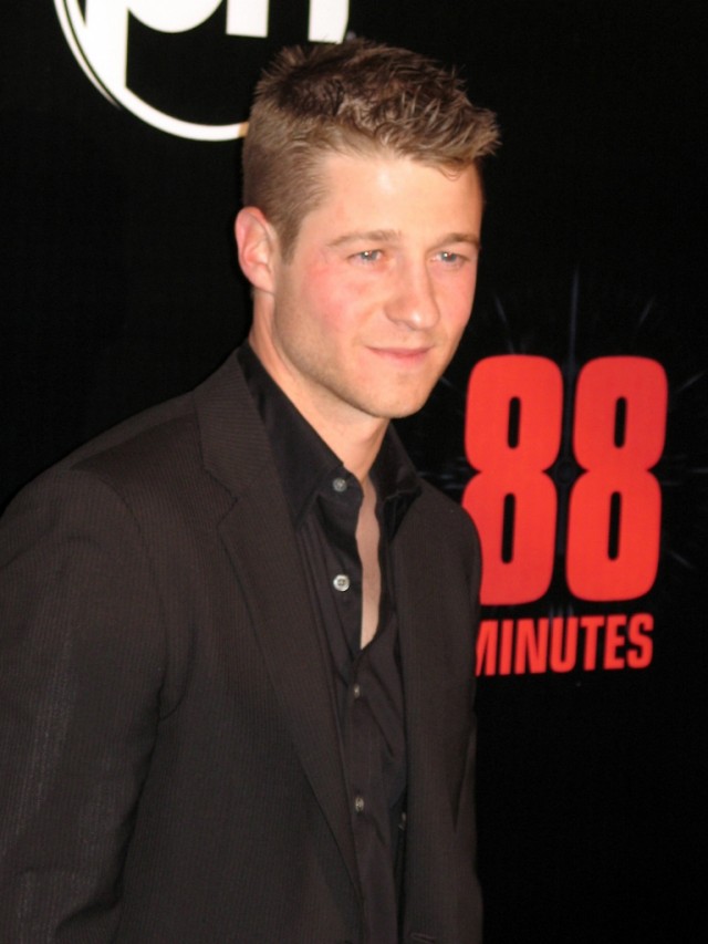 Ben McKenzie Fotoğrafları 12