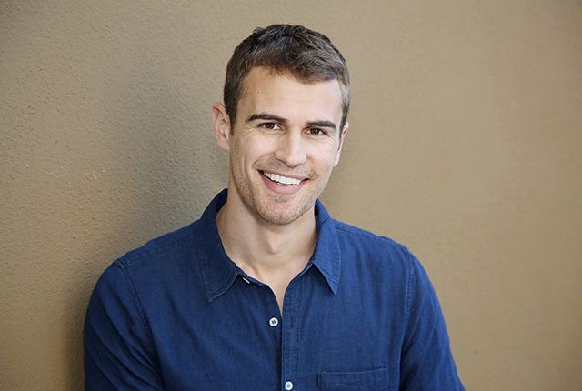 Theo James Fotoğrafları 45