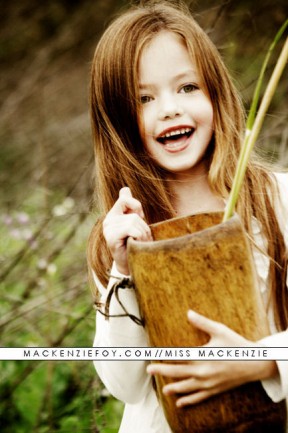 Mackenzie Foy Fotoğrafları 24