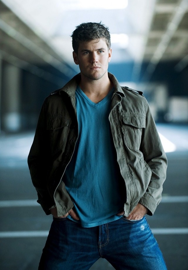 Austin Stowell Fotoğrafları 3