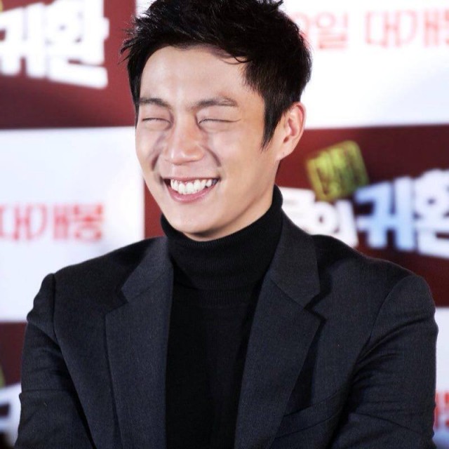 Yoon Doo-joon Fotoğrafı