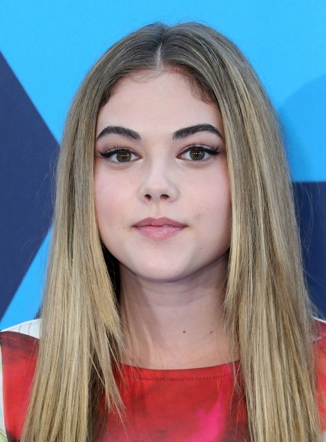McKaley Miller Fotoğrafı