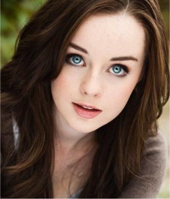 Kacey Rohl Fotoğrafı