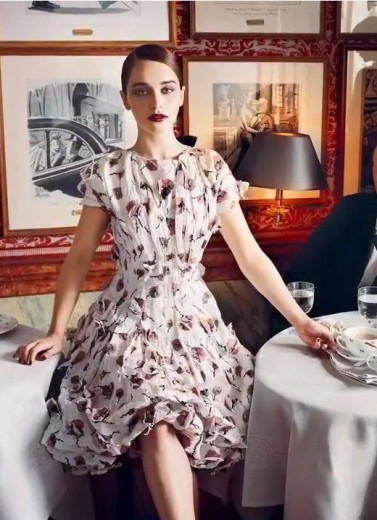 Emilia Clarke Fotoğrafı