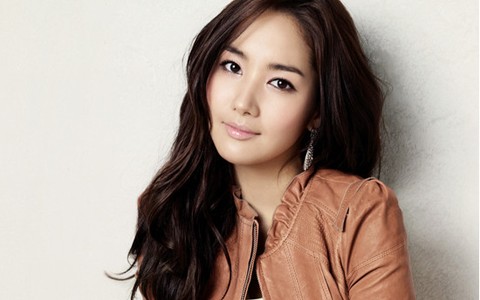 Park Min-young Fotoğrafı