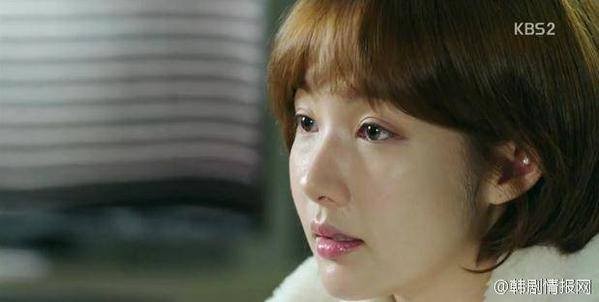 Park Min-young Fotoğrafı