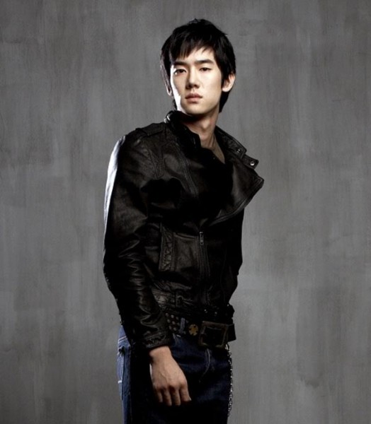 Yoo Yun-suk Fotoğrafı