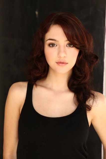 Katie Findlay Fotoğrafı