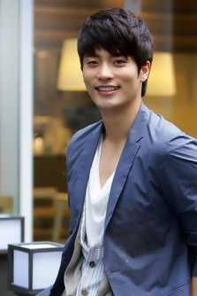 Sung Hoon Fotoğrafı