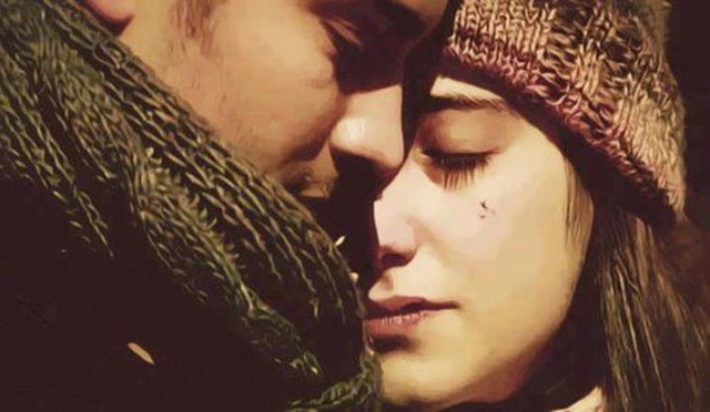 Hazal Kaya Fotoğrafı
