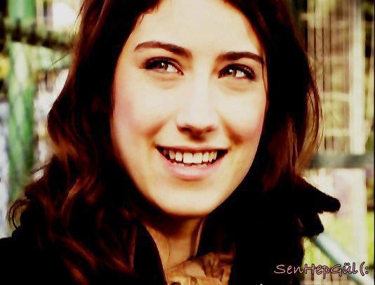 Hazal Kaya Fotoğrafı