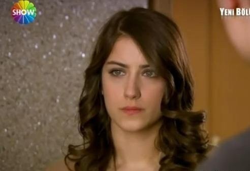 Hazal Kaya Fotoğrafları 696