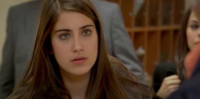 Hazal Kaya Fotoğrafları 723