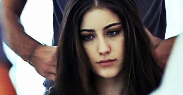 Hazal Kaya Fotoğrafı