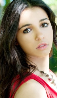 Naomi Scott Fotoğrafları 96