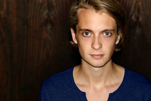 Nicholas Horton Fotoğrafı